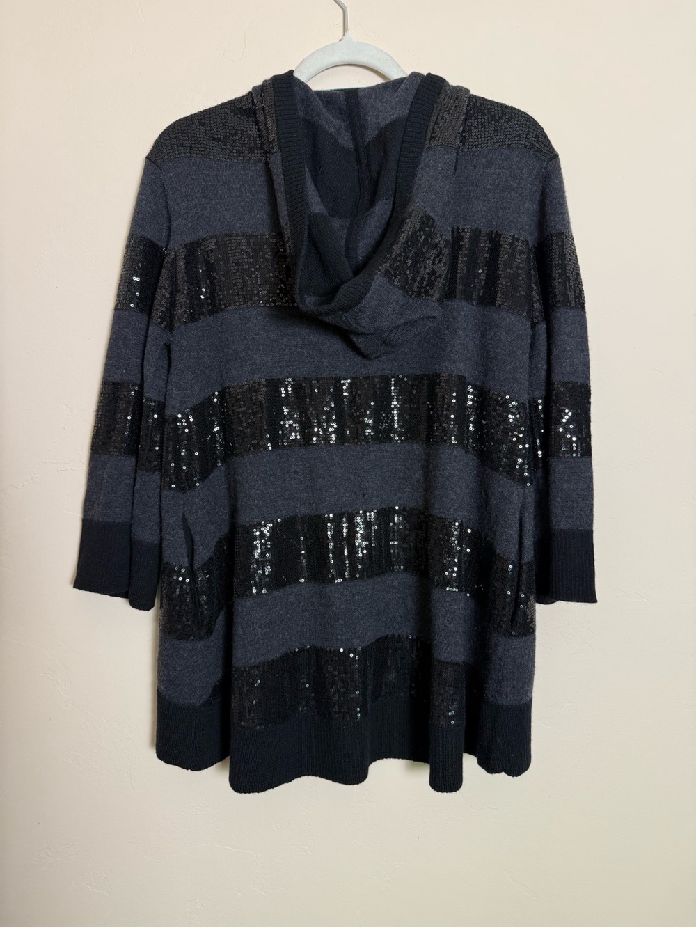 Alice + Olivia Black and Gray 100% Wool Sequin Hooded Button Cardigan Medium - Picture 2 of 10